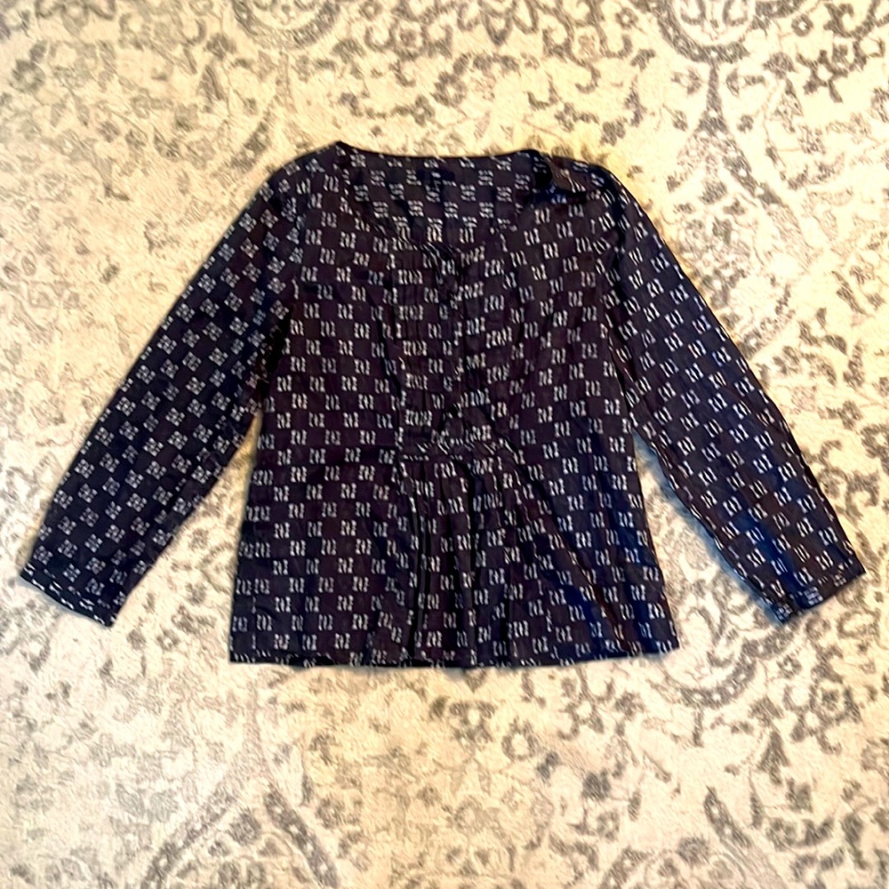 Gap 100% Cotton Black/White Shirt w/Pleating - Size M!